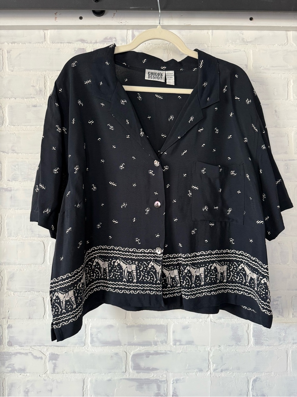 Vintage Chico's Design Black Short-Sleeve Button Front Top with Border Print